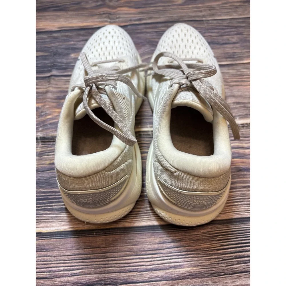 Brooks Ghost 14 NYC Running Shoes Womens 8 Cream Oyster Walking Comfort
